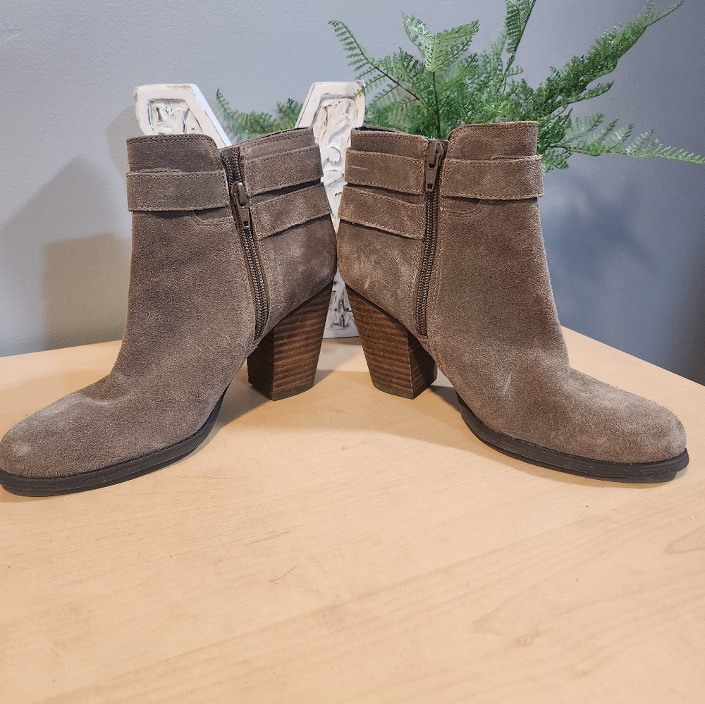 Guess Booties - Picture 4 of 5